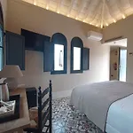 Uma Suites Parada Del Marques